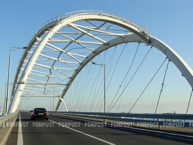 Как не стоять в пробках на Крымском мосте: расписание и советы